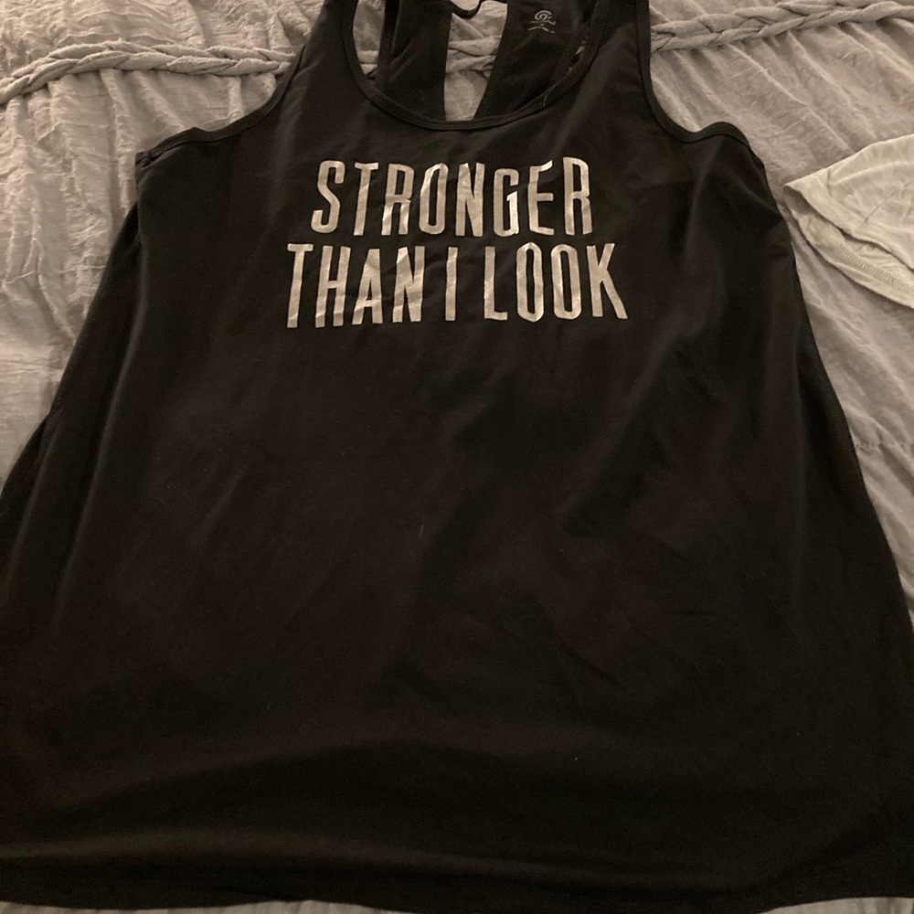 Set of two workout tanks - Picture 2 of 3